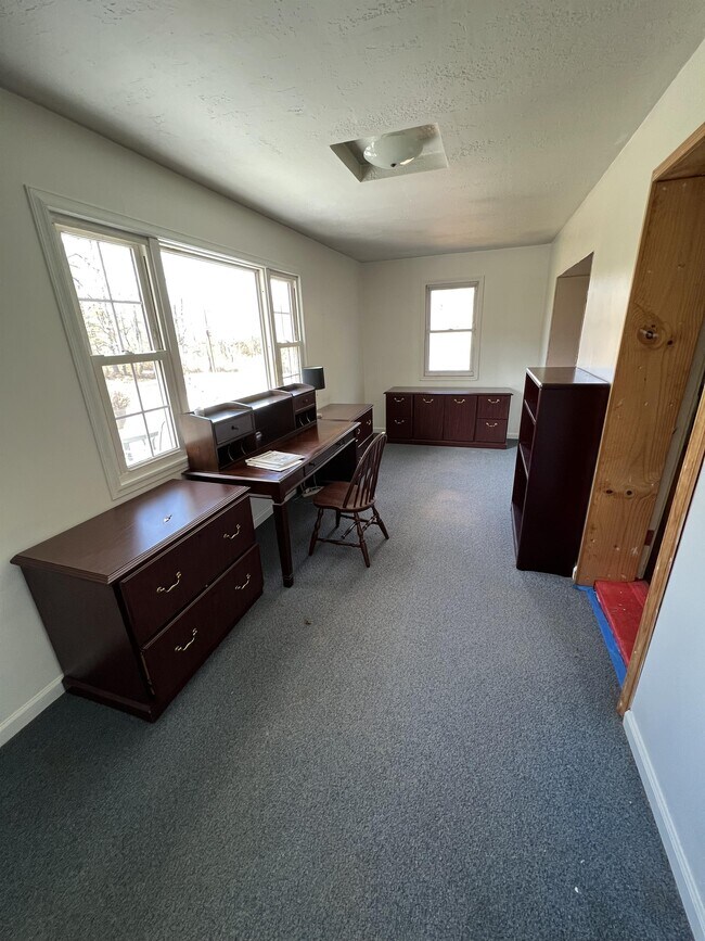 Building Photo - 273 Hidden Hill Farm Ln
