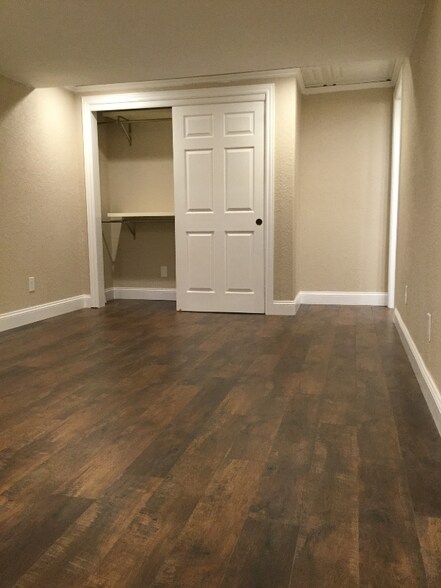 Building Photo - 156 Falcon Cir