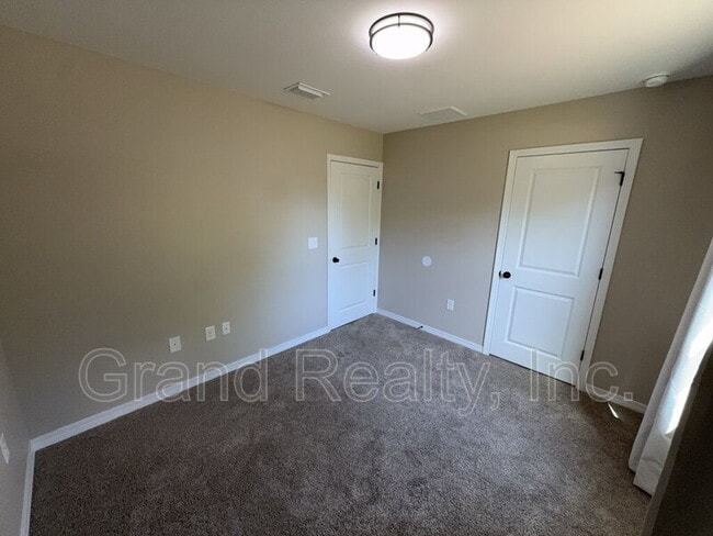 Building Photo - 4090 Charles Cir