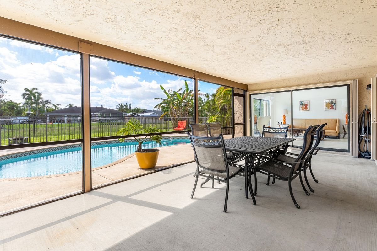 Building Photo - 11486 Sanderling Dr