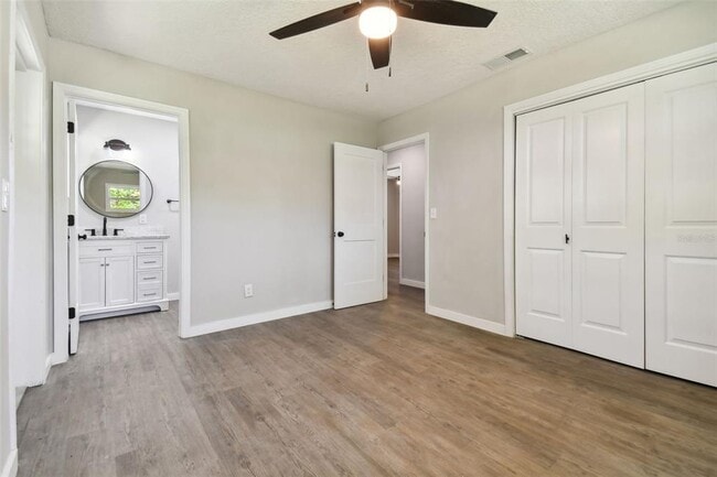 Building Photo - 535 W Palmeden Dr