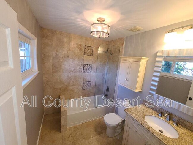 Building Photo - 17821 San Leandro Ln