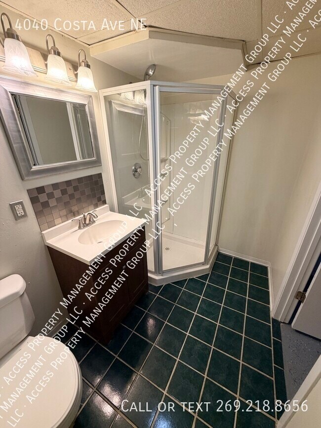 Building Photo - 4040 Costa Ave NE