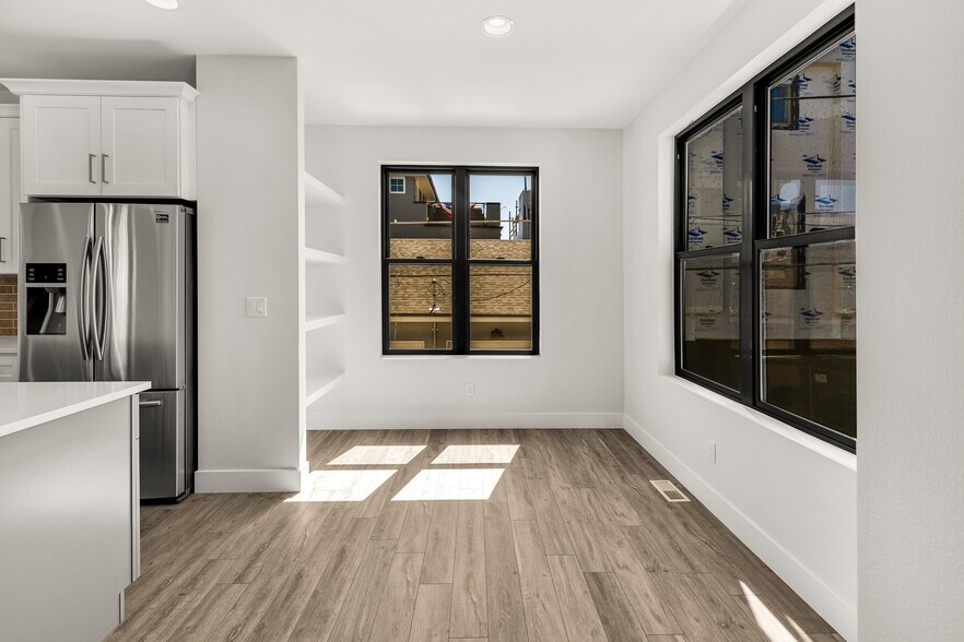 natural light abound - 5634 South Curtice Street