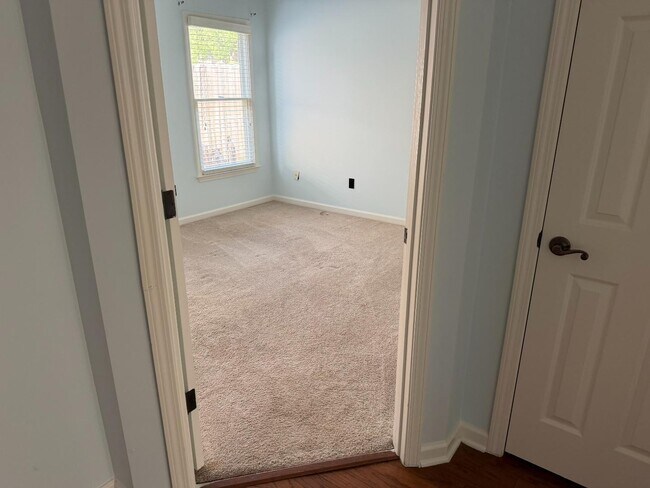 Building Photo - 10521 Red Stone Dr