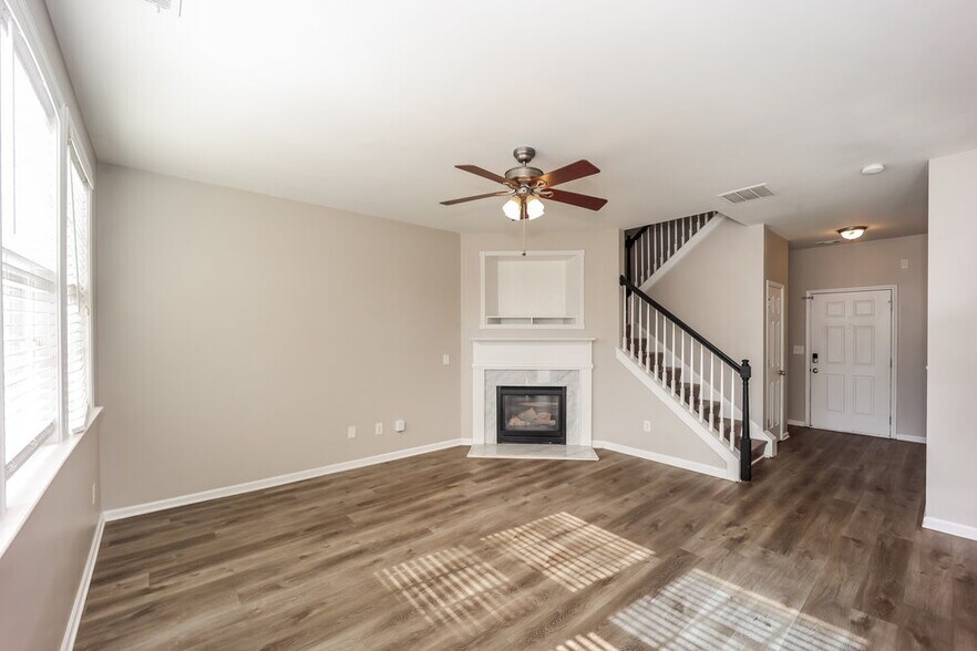 Building Photo - 157 Paxton Pl