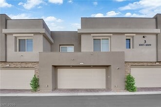 Building Photo - 600 N Carriage Hill Dr