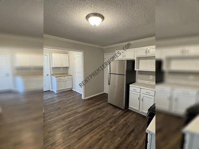 Building Photo - 2111 Pattywood Dr