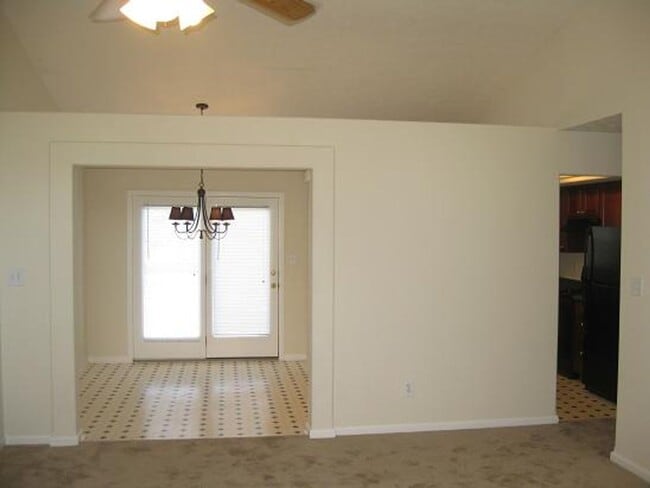 Building Photo - 50% OFF UNTIL 2026!  3 Bedroom Ranch style...