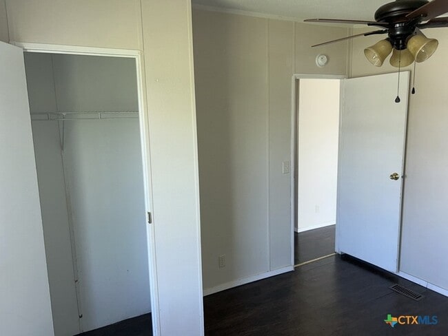 Building Photo - 5204 Tiffany Cir