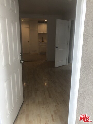 Building Photo - 410 N Frederic St