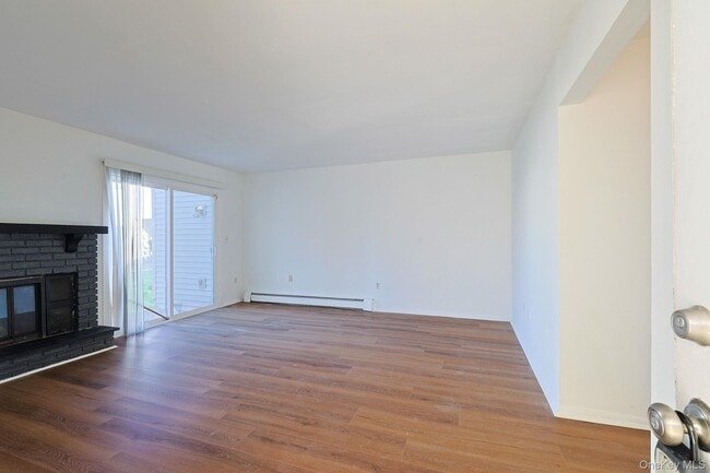 Building Photo - 25 Pierces Rd