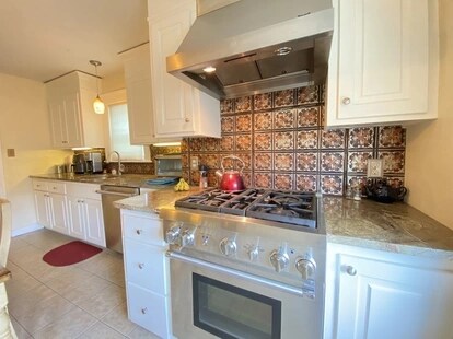 Building Photo - 13 Mechanic St