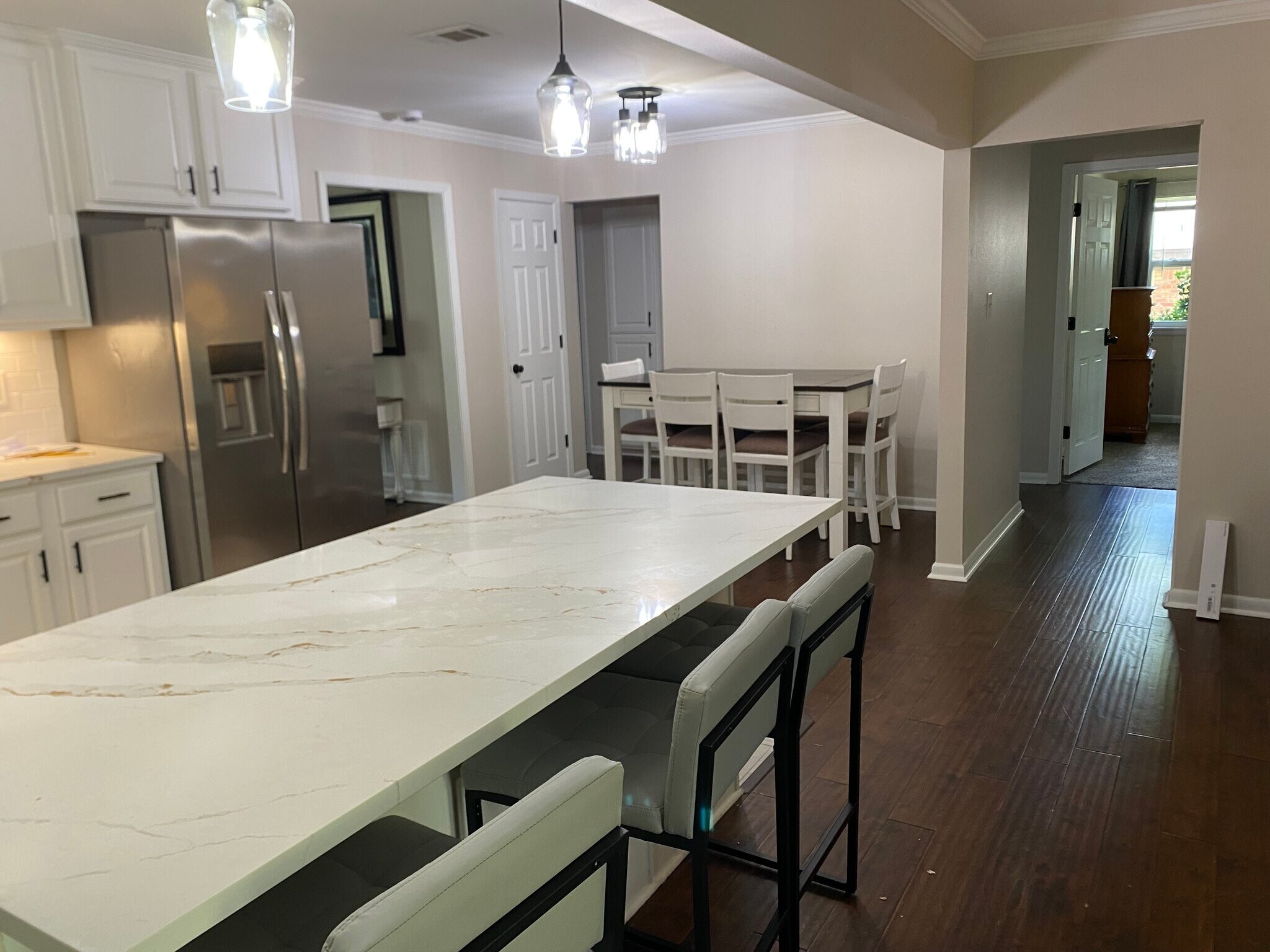 Building Photo - 1420 Marlyn Dr