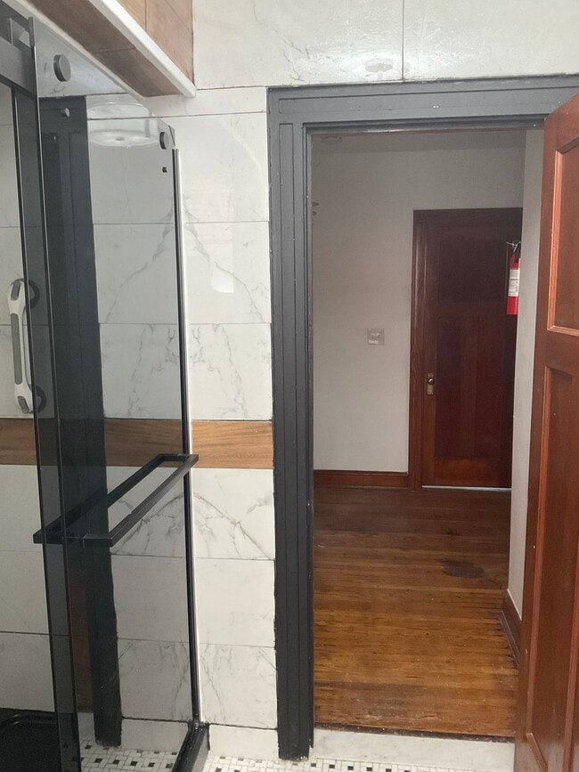 Building Photo - 4320 Sheldon Ave