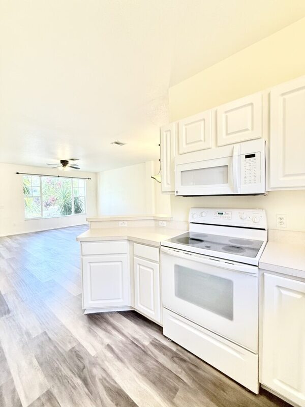 Building Photo - 13706 Forest Lake Dr