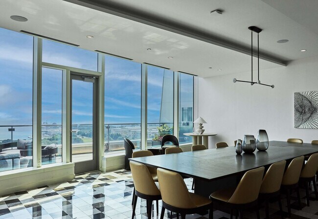 Building Photo - 1006 S Michigan Ave