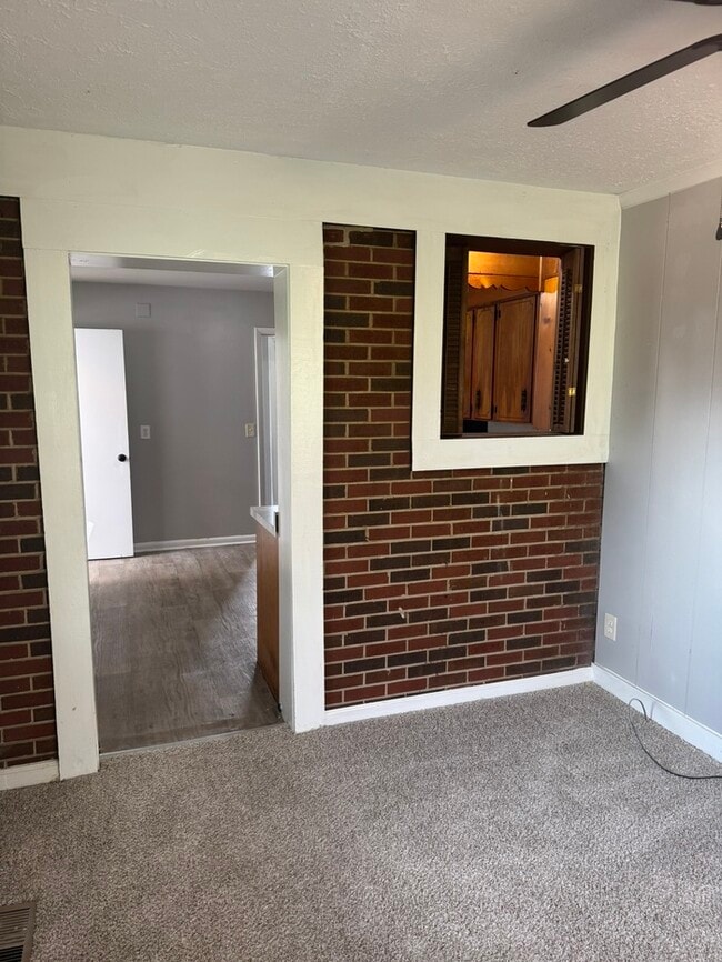 Building Photo - 1515 Rosedale Ave