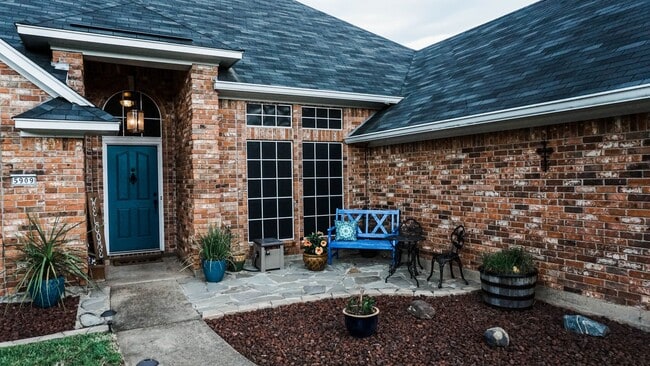 Building Photo - 3 Bedroom 2 Baths 2000 sq/ft in Stockwell