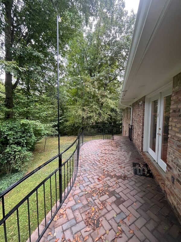 Building Photo - 2301 Echo Hills Cir NE