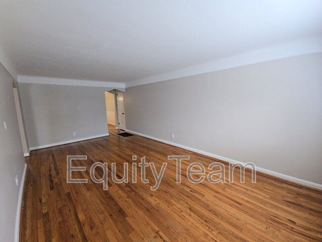 Building Photo - 4436 Redmont Ave