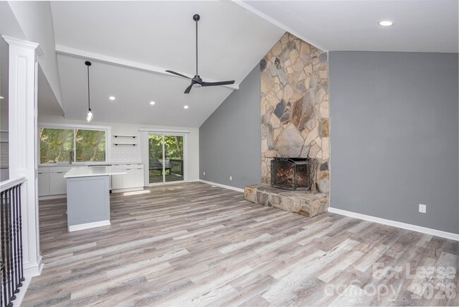 Building Photo - 9501 Fairway Ridge Rd