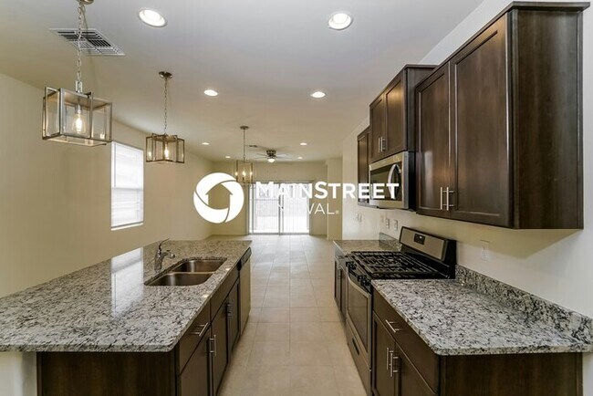Building Photo - 3 Bedroom Pet-Friendly Home in Marana, AZ with Main Street Renewal