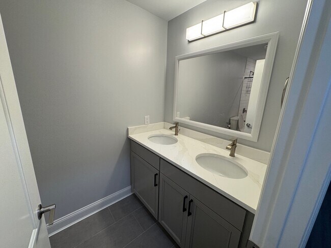 Building Photo - 222 Chesna Dr