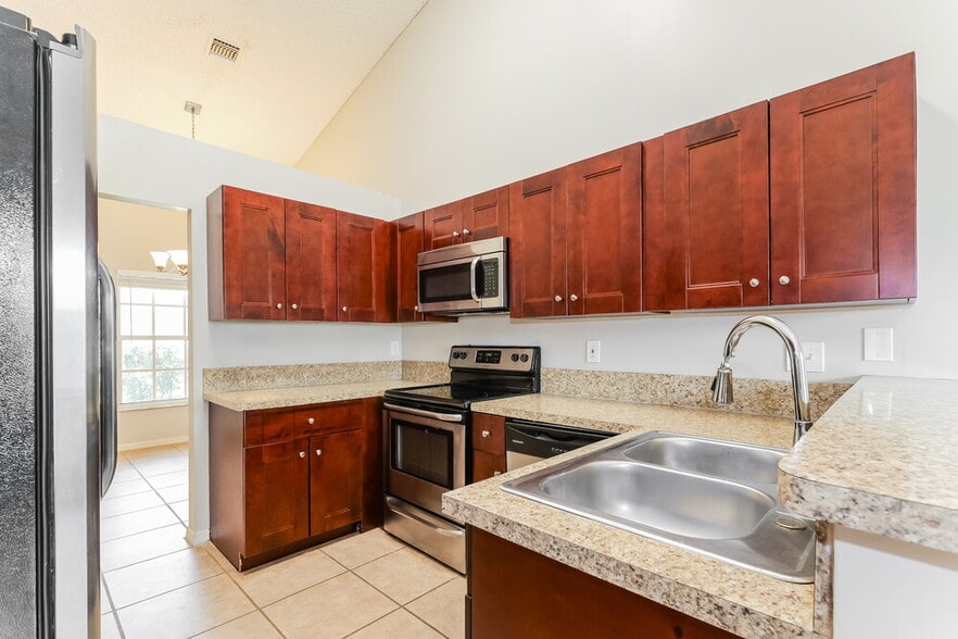 Building Photo - 180 Heatherwood Dr