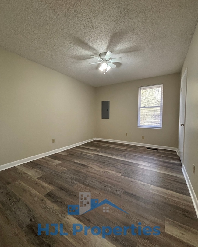 Building Photo - 225 Barker Rd