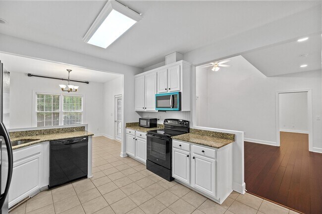 Building Photo - *Charming Farmhouse Style Retreat in Youngsville*