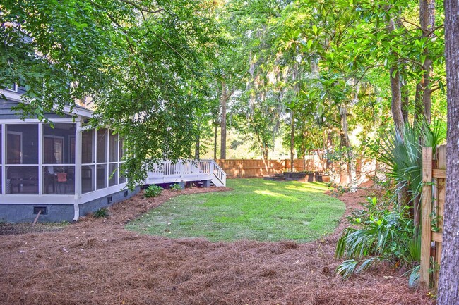Building Photo - Charleston Beauty Backed Up to the Golf Co...
