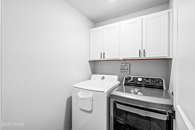 Building Photo - 95 Chestnut St