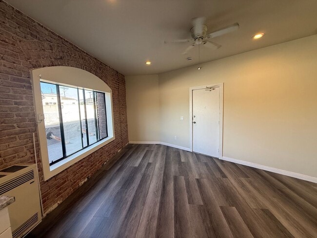 Building Photo - 772 S Boyle Ave