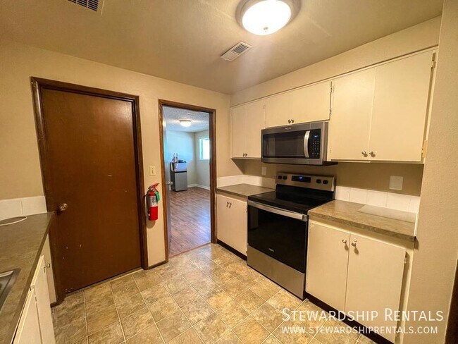 Building Photo - 1793 Patterson Alley