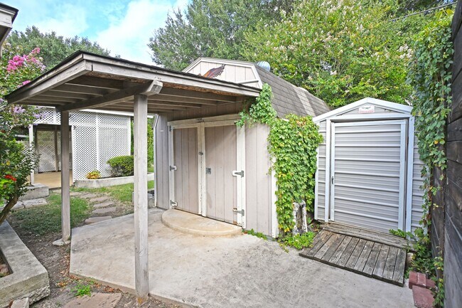 Building Photo - 1131 River Rock