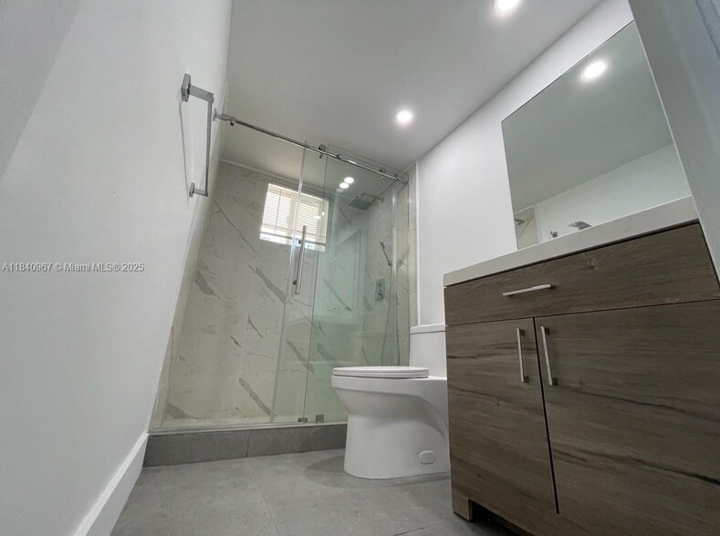 Building Photo - 8888 Collins Ave