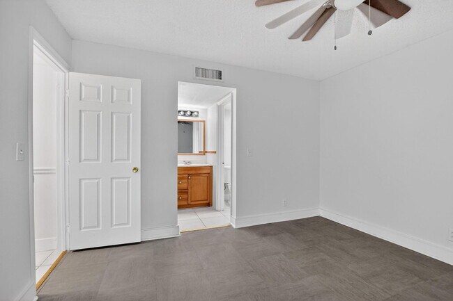 Building Photo - 644 NW 13th St