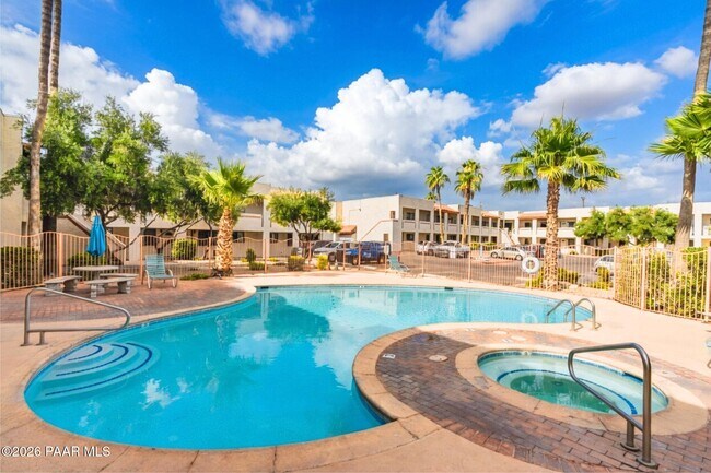 Building Photo - 455 W Kelso St