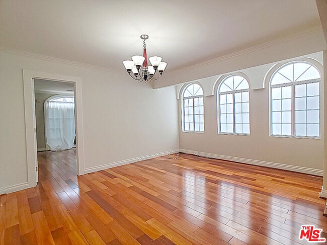 Building Photo - 205 N New Hampshire Ave