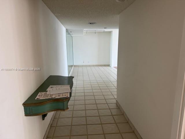 Building Photo - 18181 NE 31st Ct