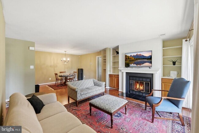 Building Photo - 6204 Redins Dr