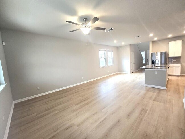 Building Photo - 136 Tucana St