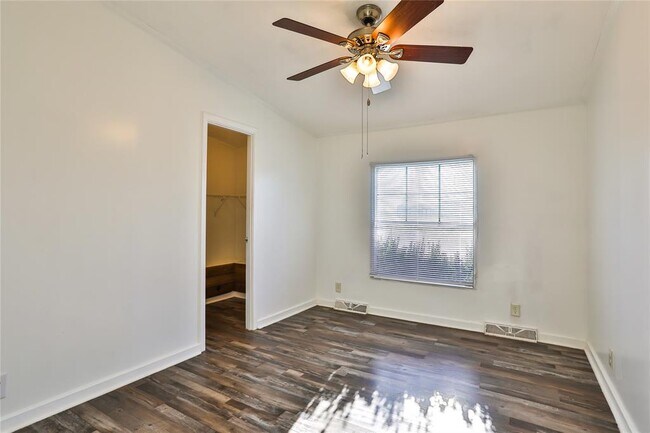 Building Photo - 172 Kid Ranch Ln