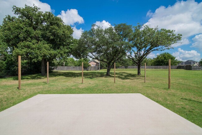 Building Photo - Currently occupied until July 31, 2026