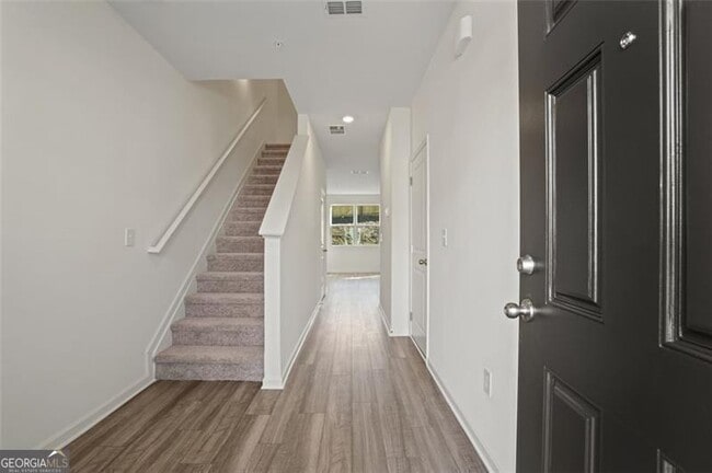 Building Photo - 541 Magnolia Cir