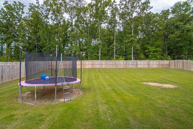 Building Photo - Fabulous Homes in Miller's Glenn