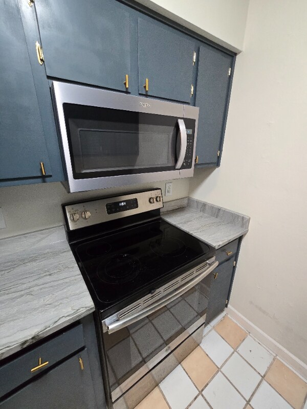 Building Photo - 142 Rhode Island St SE