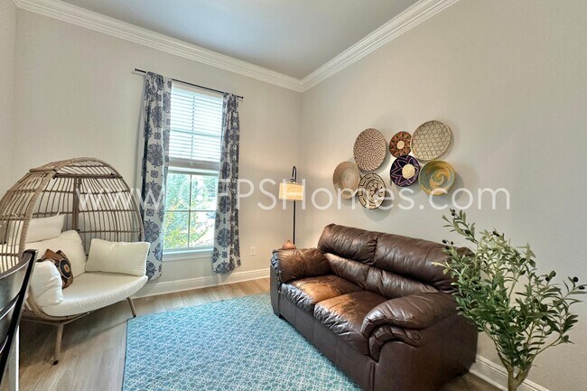 Building Photo - 4601 Jayhawk Dr