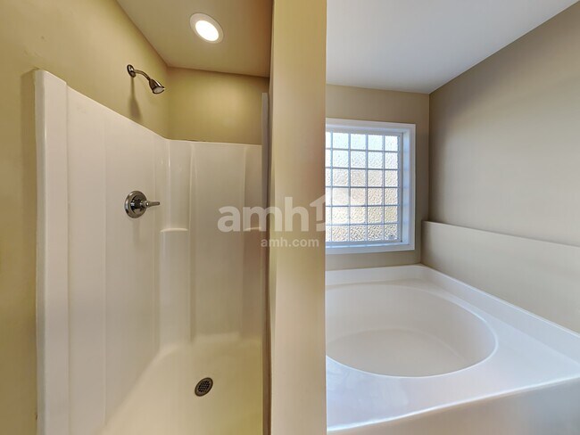 Building Photo - 835 Brookhannah Ct